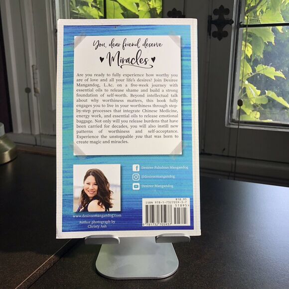 I Am Worthy - A Journey of Self-Acceptance by Desiree Mangandog NEW Self Help - Picture 2 of 2